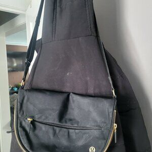 lululemon athlete black crossbody bag